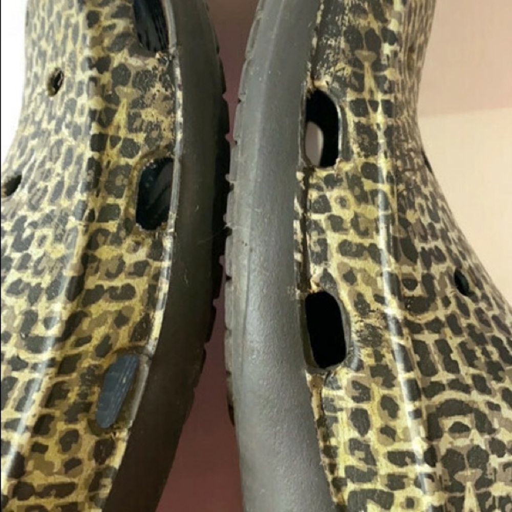 Cheetah Print Slip-On Crocs - image 7